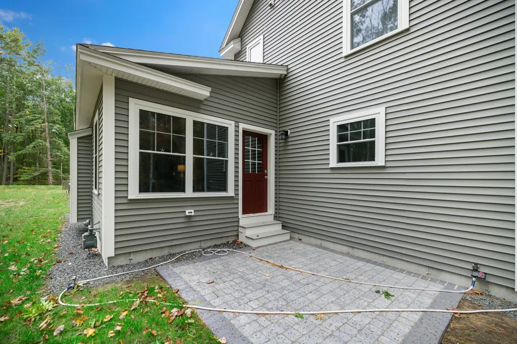 27 Webhannet Place Kennebunk ME 04043