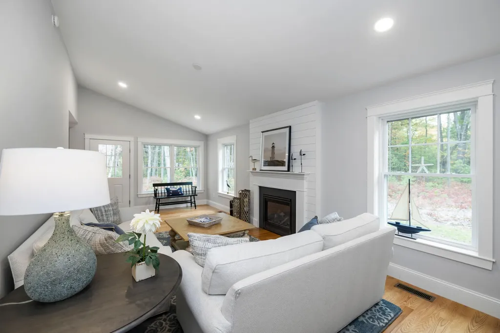 27 Webhannet Place Kennebunk ME 04043