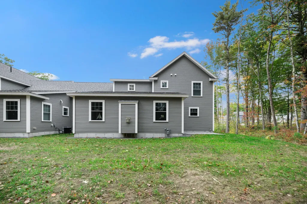 27 Webhannet Place Kennebunk ME 04043