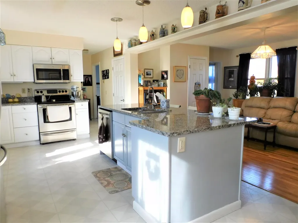 81 Birchwood Boulevard Brewer ME 04412
