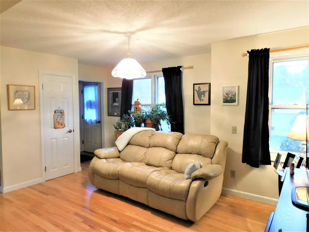 81 Birchwood Boulevard Brewer ME 04412
