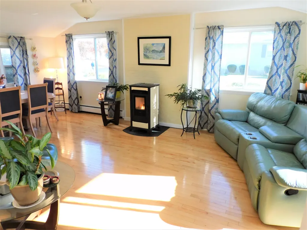 81 Birchwood Boulevard Brewer ME 04412