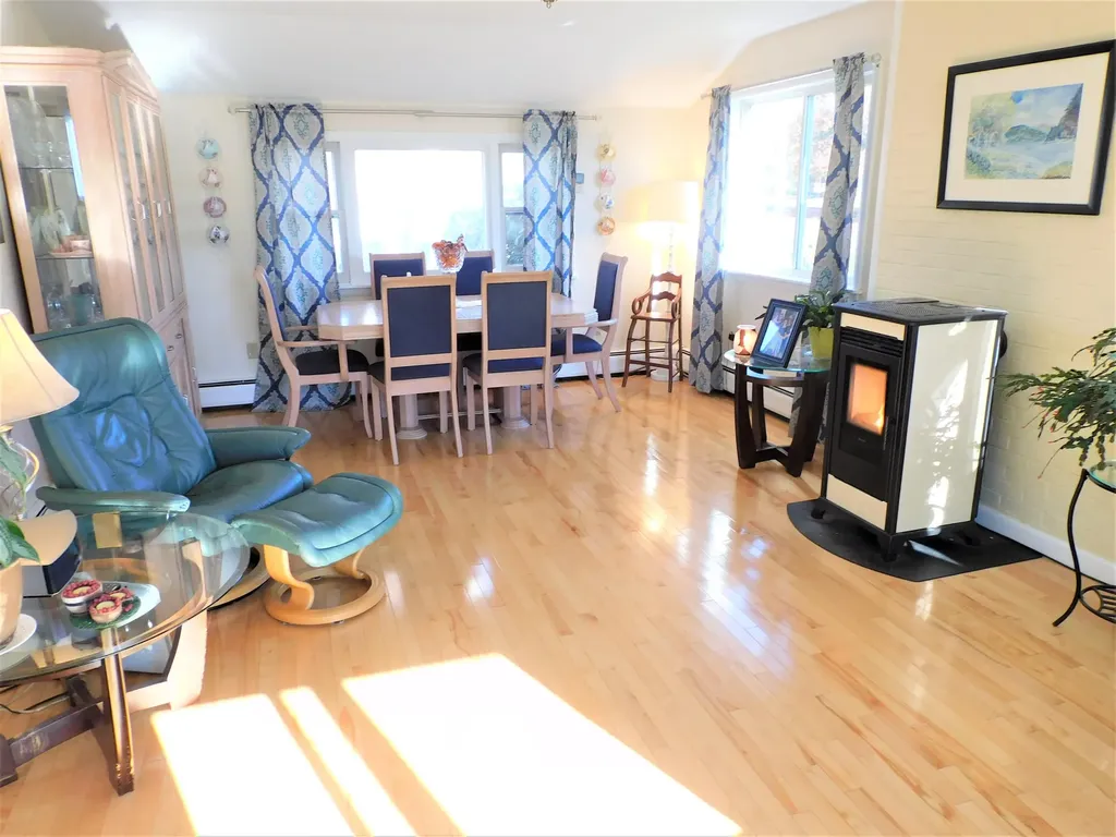 81 Birchwood Boulevard Brewer ME 04412