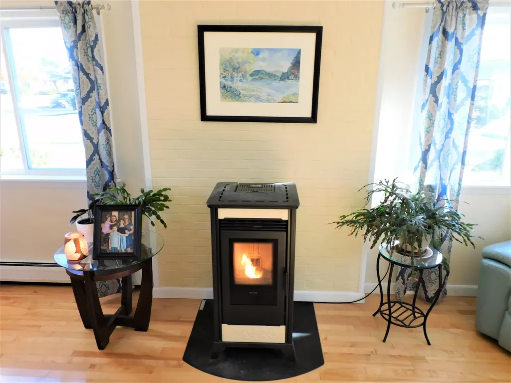 81 Birchwood Boulevard Brewer ME 04412