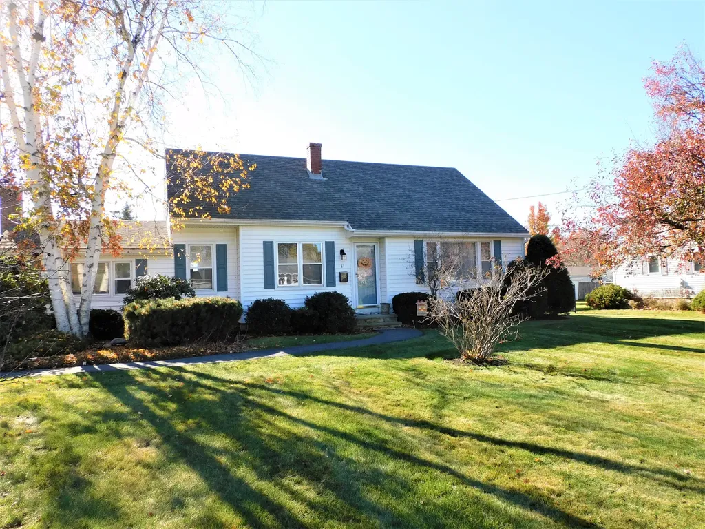 81 Birchwood Boulevard Brewer ME 04412