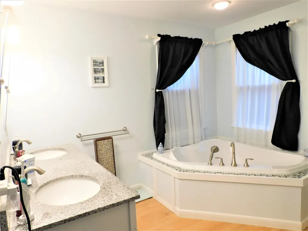 81 Birchwood Boulevard Brewer ME 04412