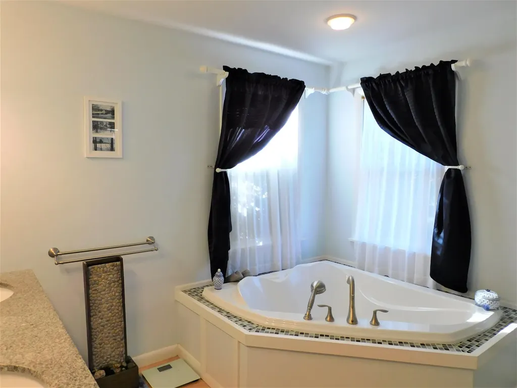 81 Birchwood Boulevard Brewer ME 04412