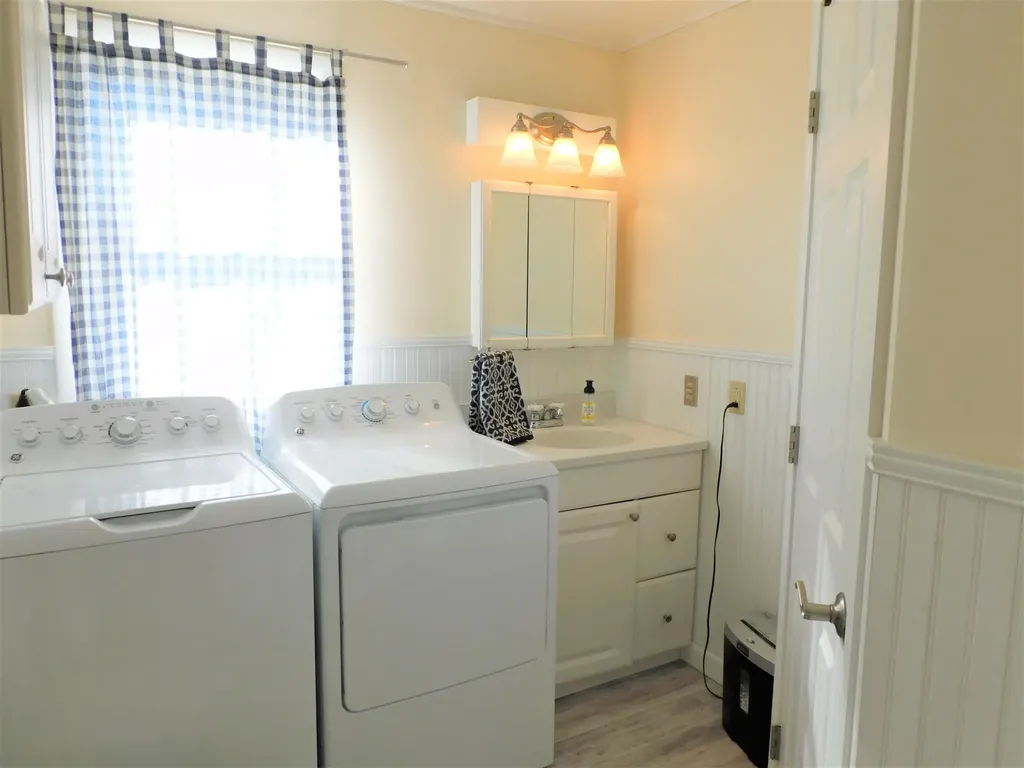 81 Birchwood Boulevard Brewer ME 04412