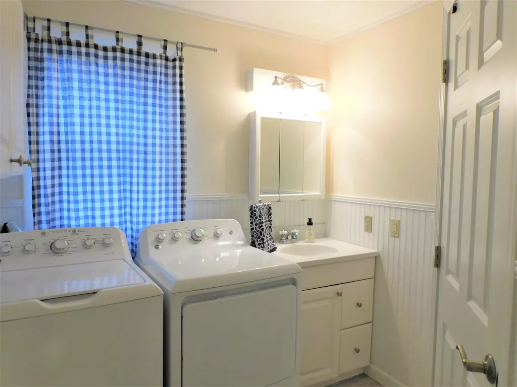 81 Birchwood Boulevard Brewer ME 04412