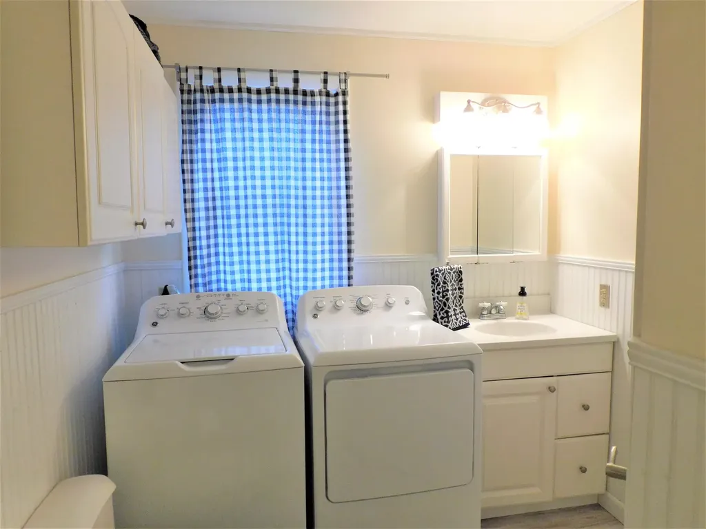 81 Birchwood Boulevard Brewer ME 04412