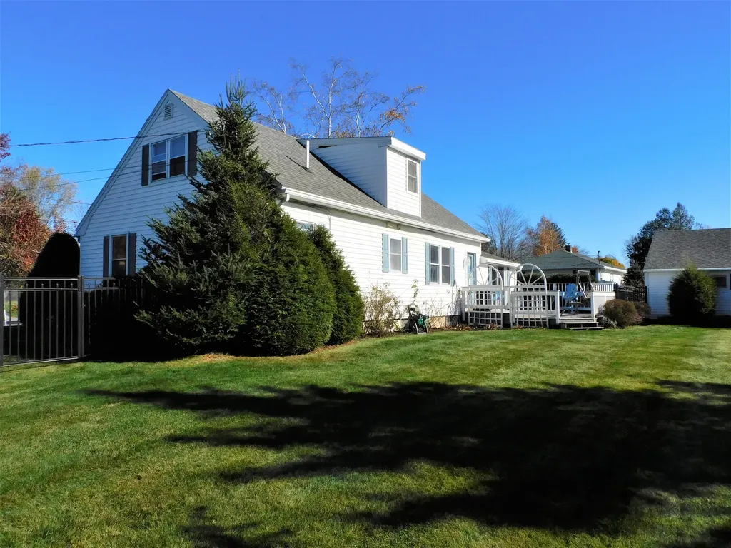 81 Birchwood Boulevard Brewer ME 04412