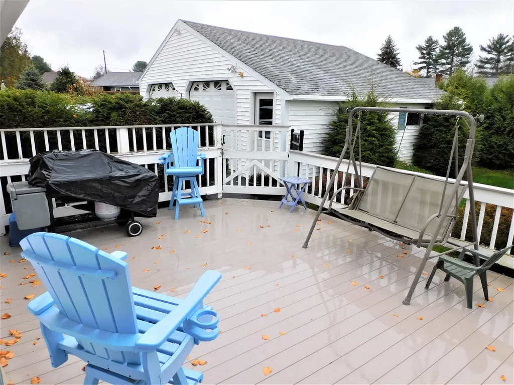 81 Birchwood Boulevard Brewer ME 04412