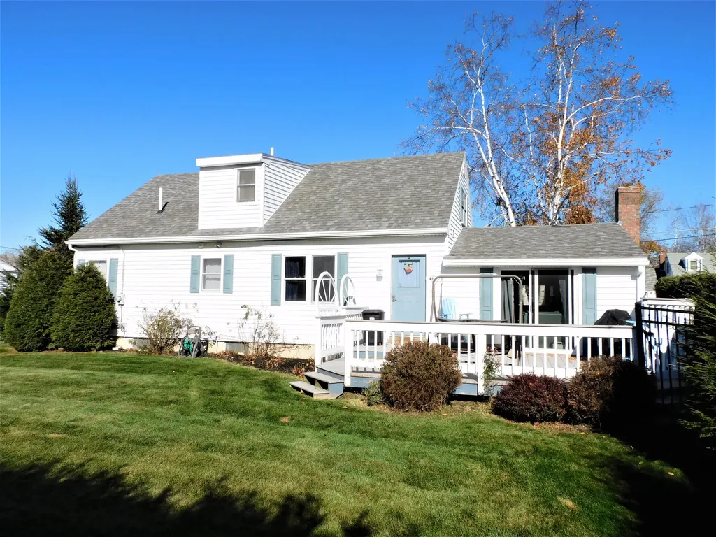 81 Birchwood Boulevard Brewer ME 04412