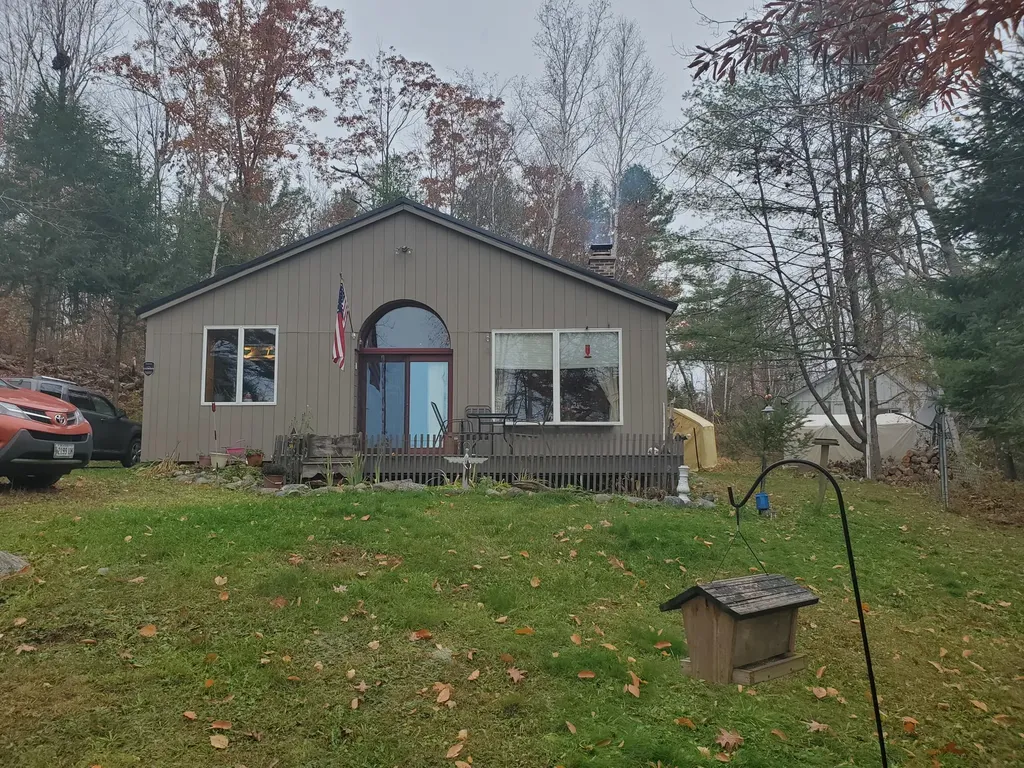 18 Luckman Road Saint Albans ME 04971