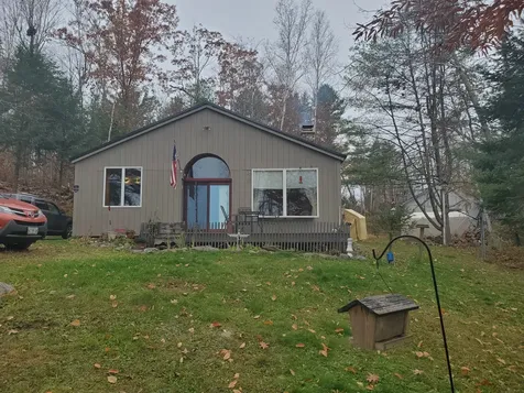 18 Luckman Road Saint Albans ME 04971