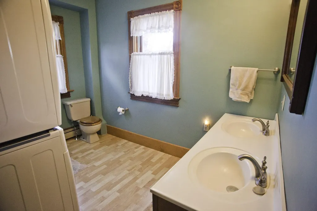 112 Hill Street Farmington ME 04938