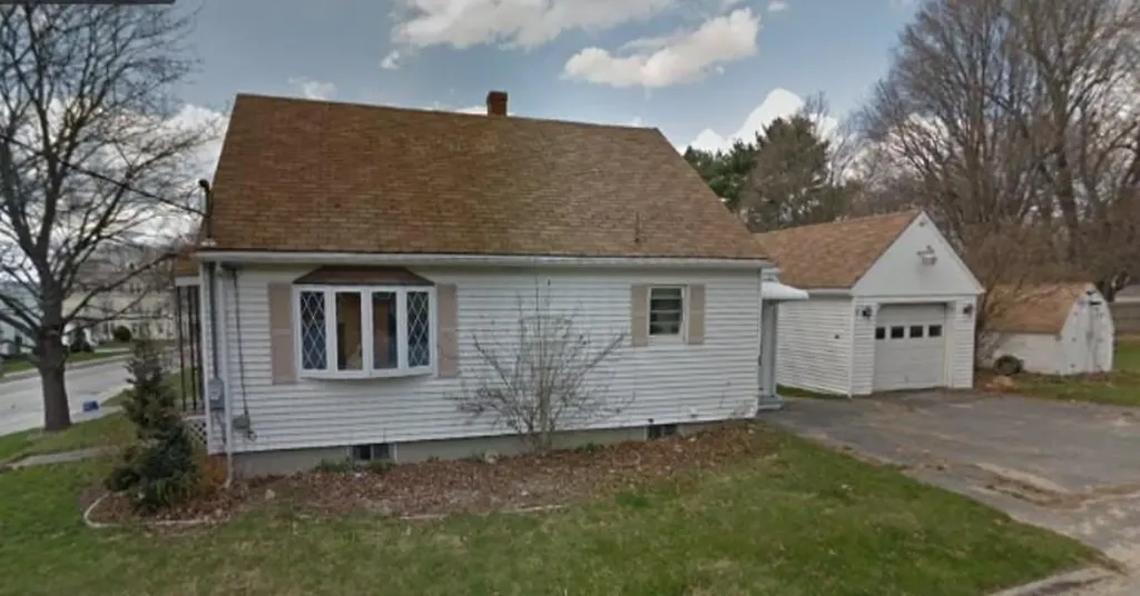 16 Pleasant Street Lewiston ME 04240
