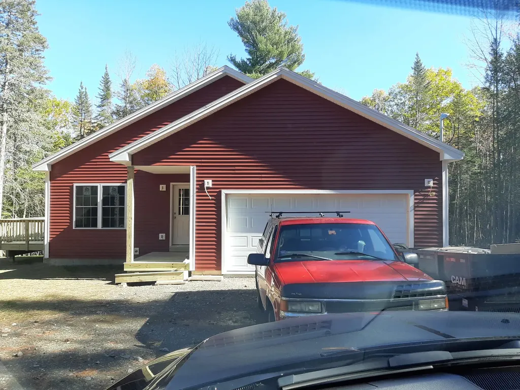 1441 Pushaw Road Glenburn ME 04401