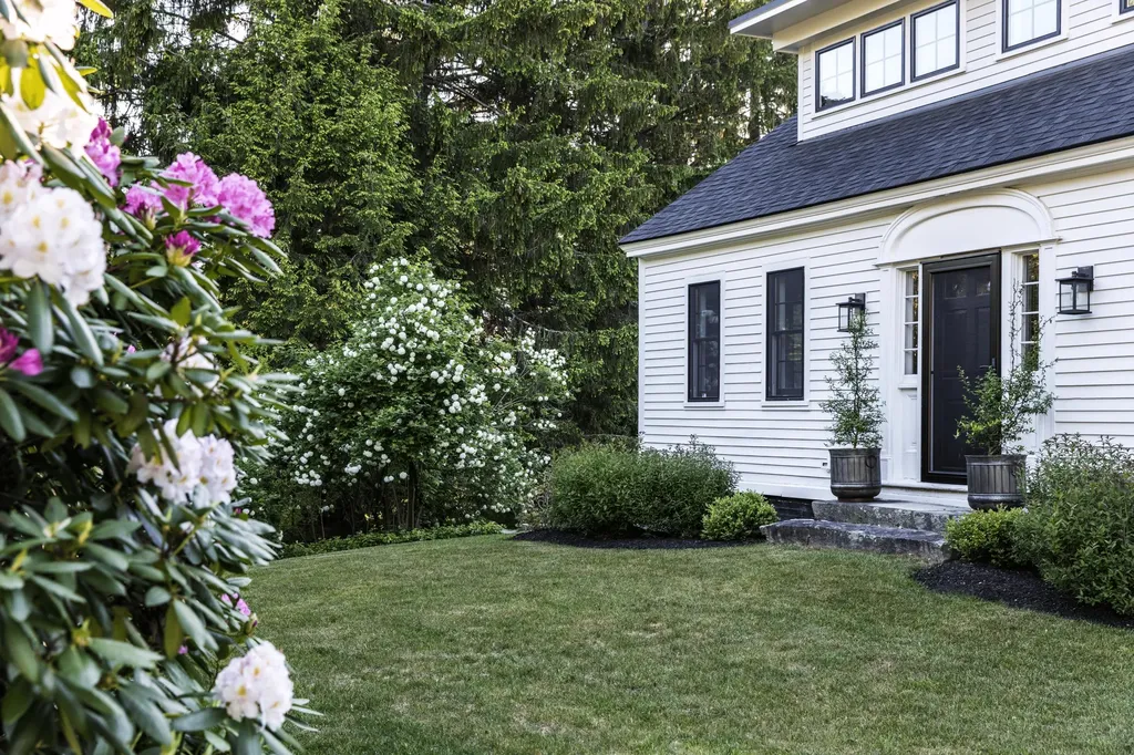 154 Foreside Road Falmouth ME 04105
