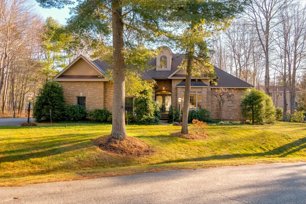 11 Locust Lane Brunswick ME 04011