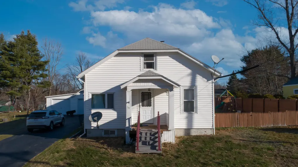 32 Boston Avenue Lewiston ME 04240