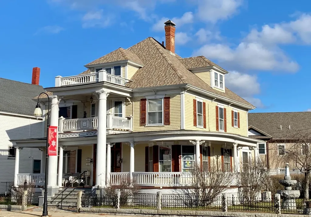 926 Main Street Sanford ME 04073