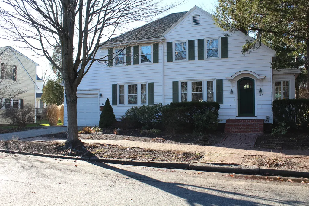 134 Oakdale Street Portland ME 04103