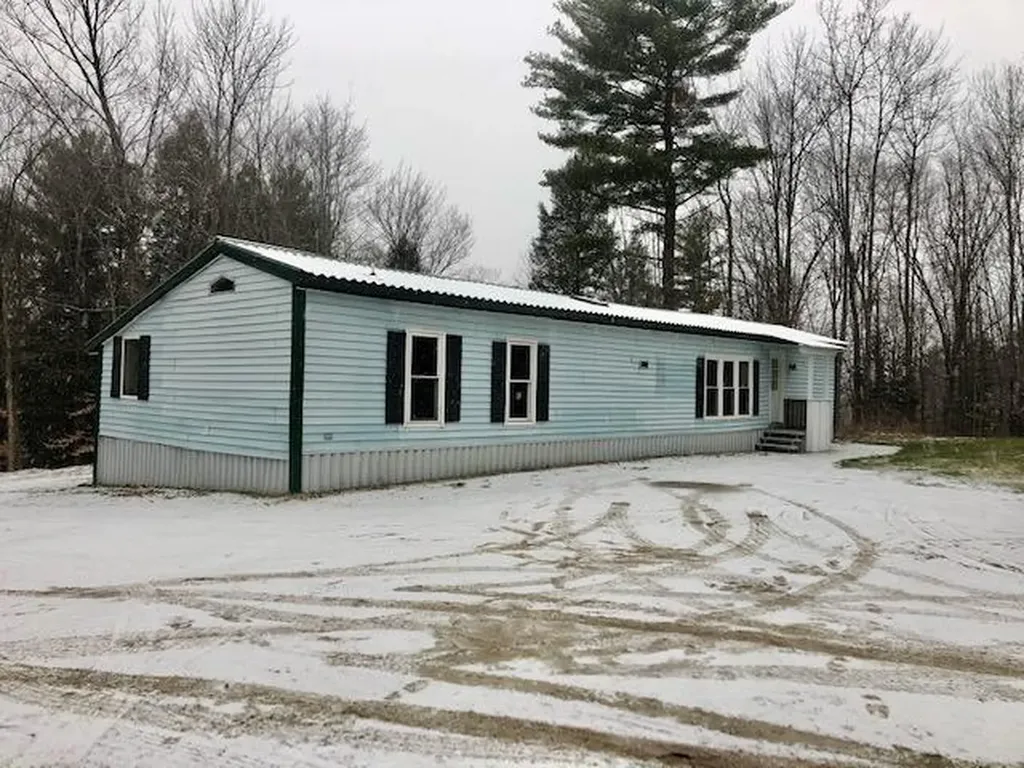 172 Plains Road Readfield ME 04355