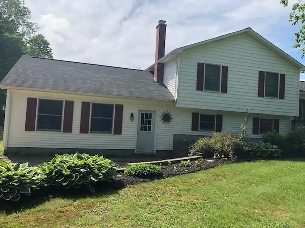 354 Post Road Bowdoinham ME 04008