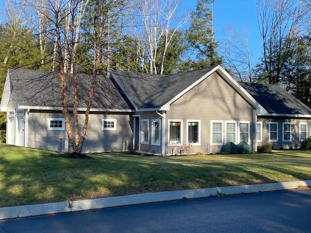 53 Forest Glen Lane Topsham ME 04086