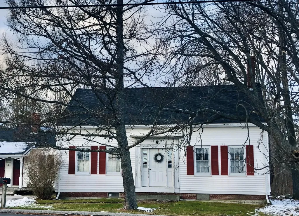 87 River Road Orrington ME 04474