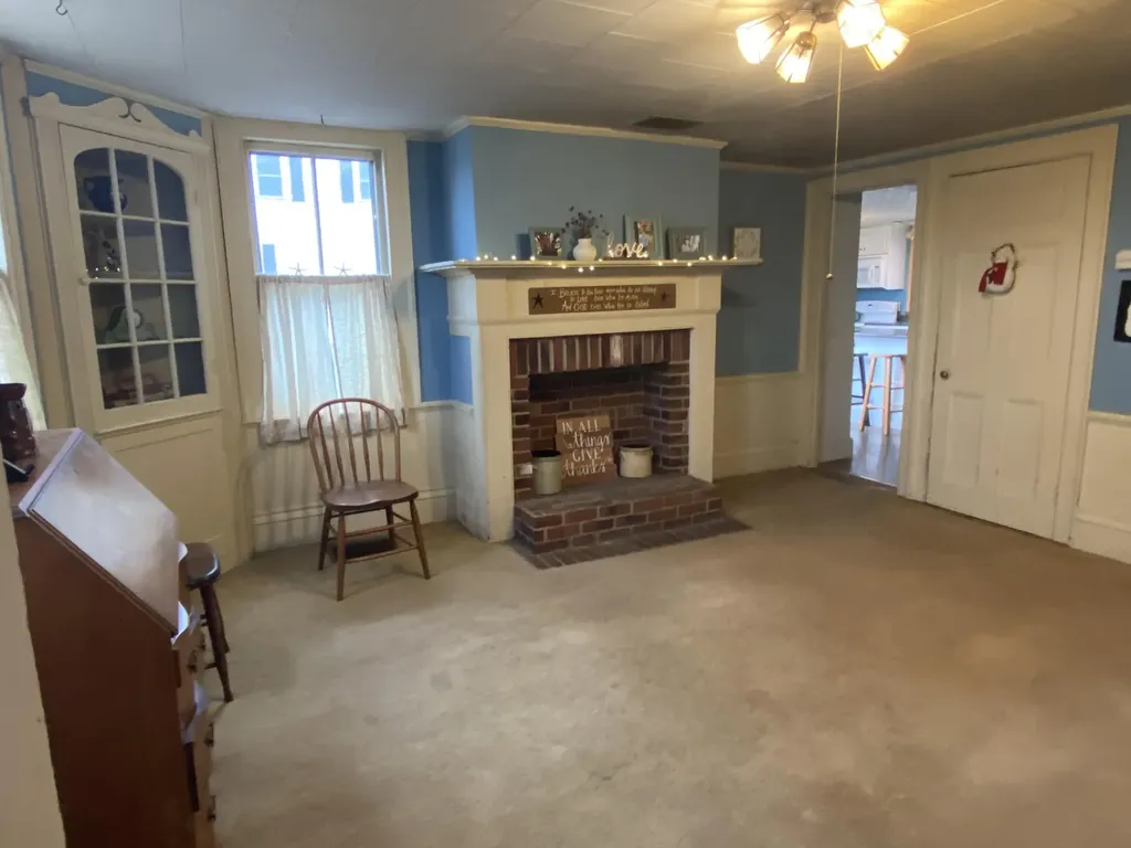 87 River Road Orrington ME 04474