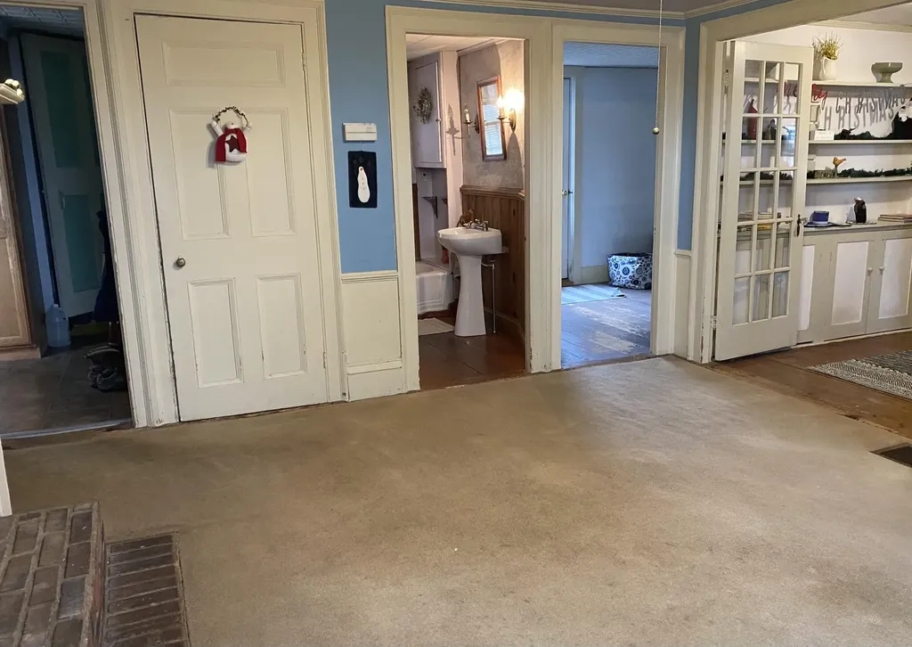 87 River Road Orrington ME 04474