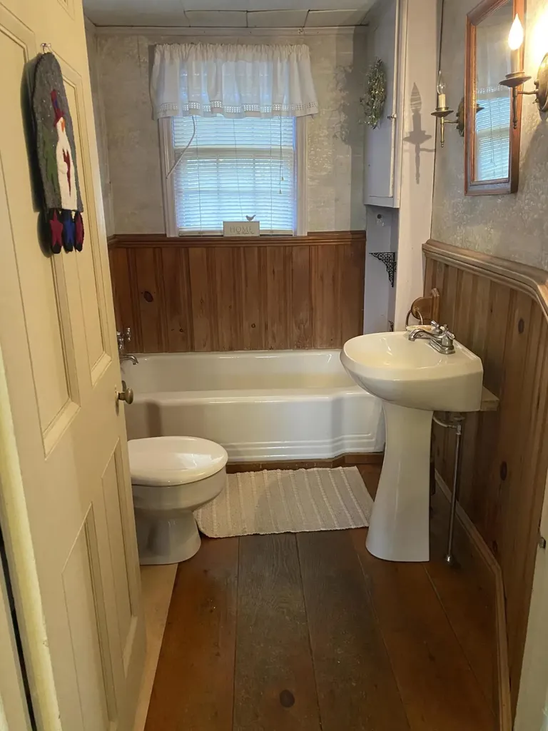 87 River Road Orrington ME 04474