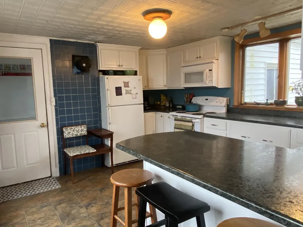 87 River Road Orrington ME 04474