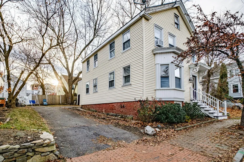 42 Tyng Street Portland ME 04102
