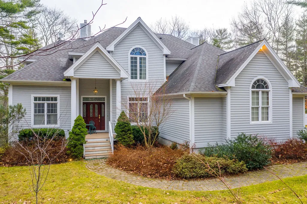 6 Victoria Road Camden ME 04843