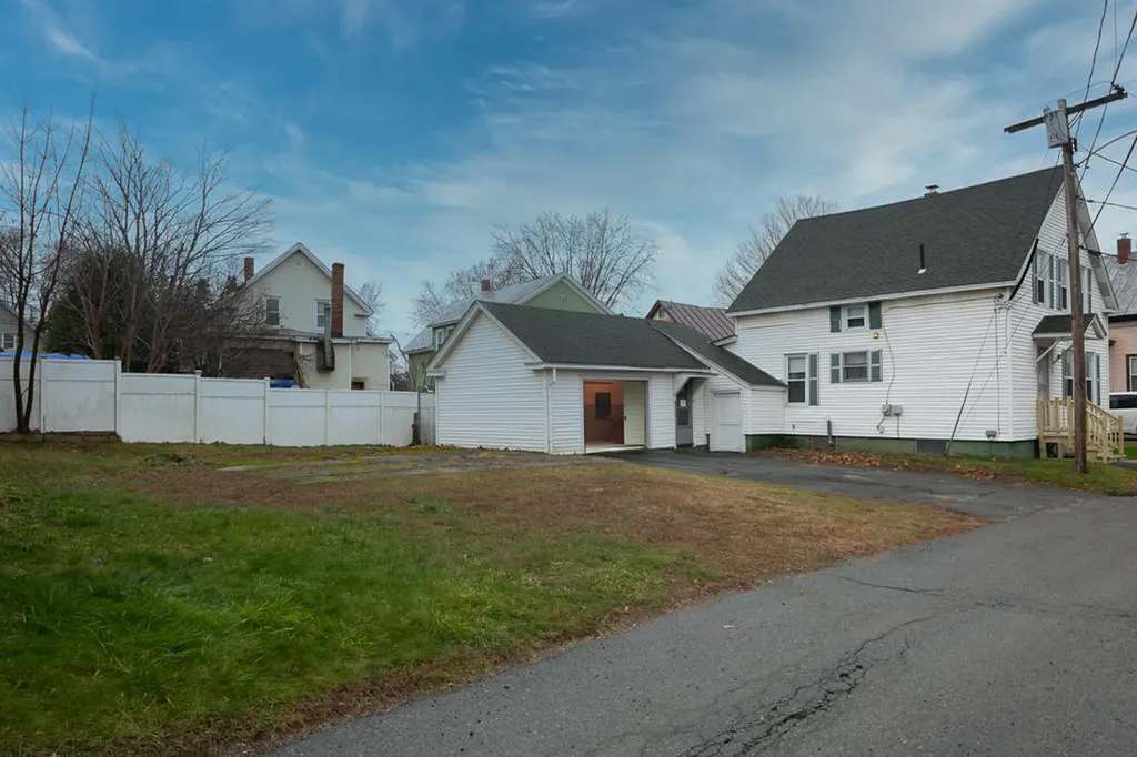 14 Veteran Court Waterville ME 04901