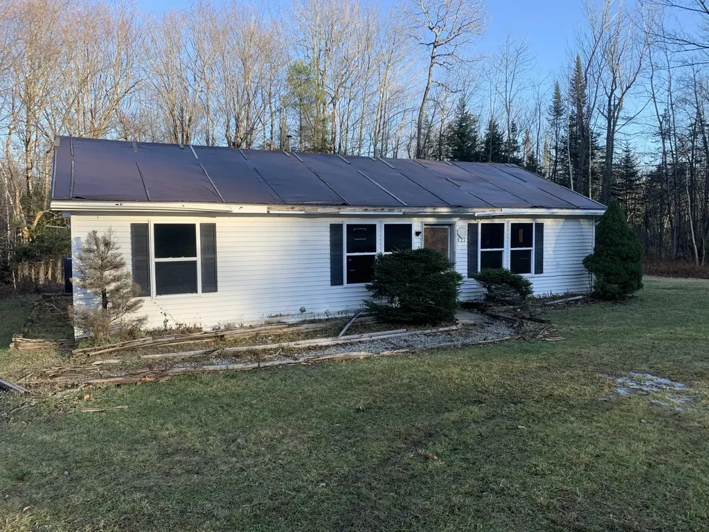 927 Main Street Wayne ME 04284