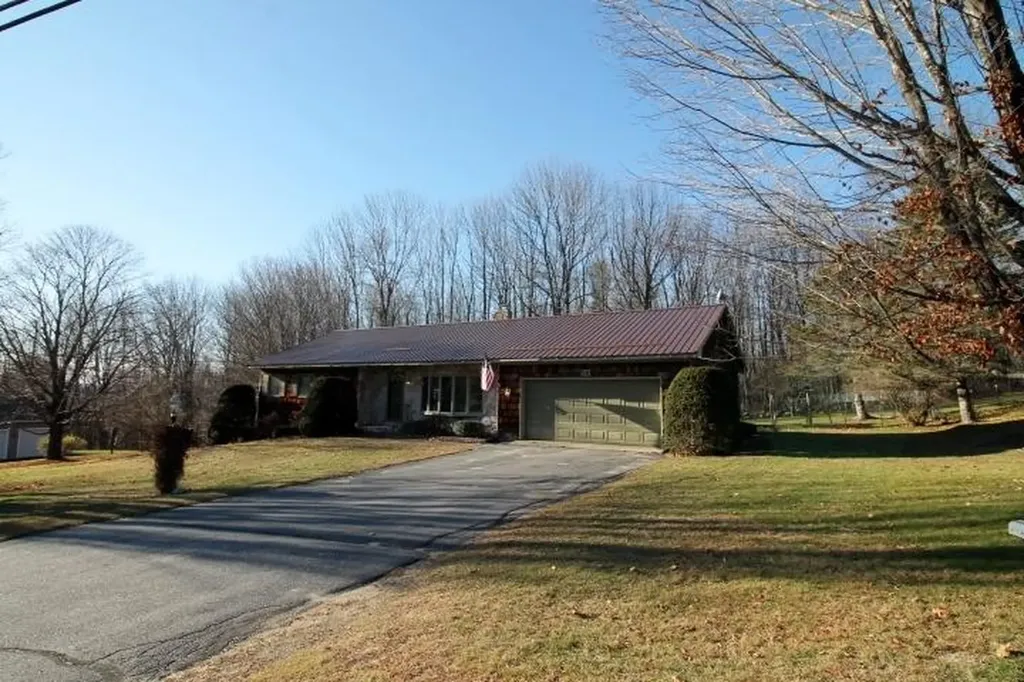 56 Brentwood Drive Auburn ME 04210
