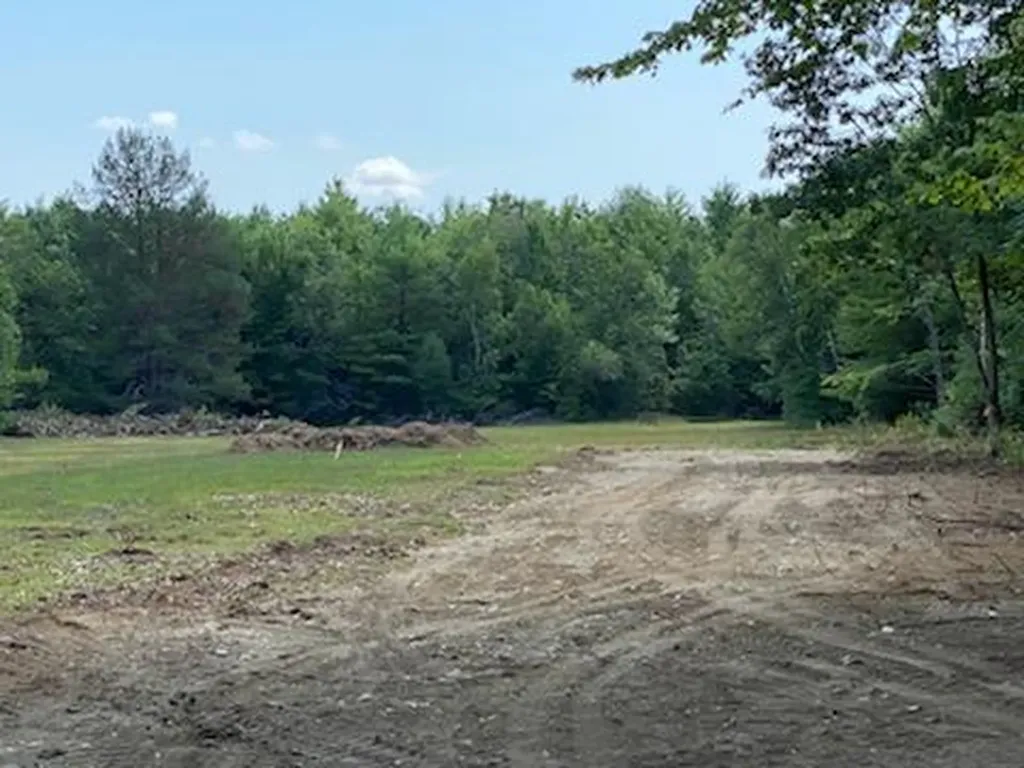 28 Sanford Road Waterboro ME 04087