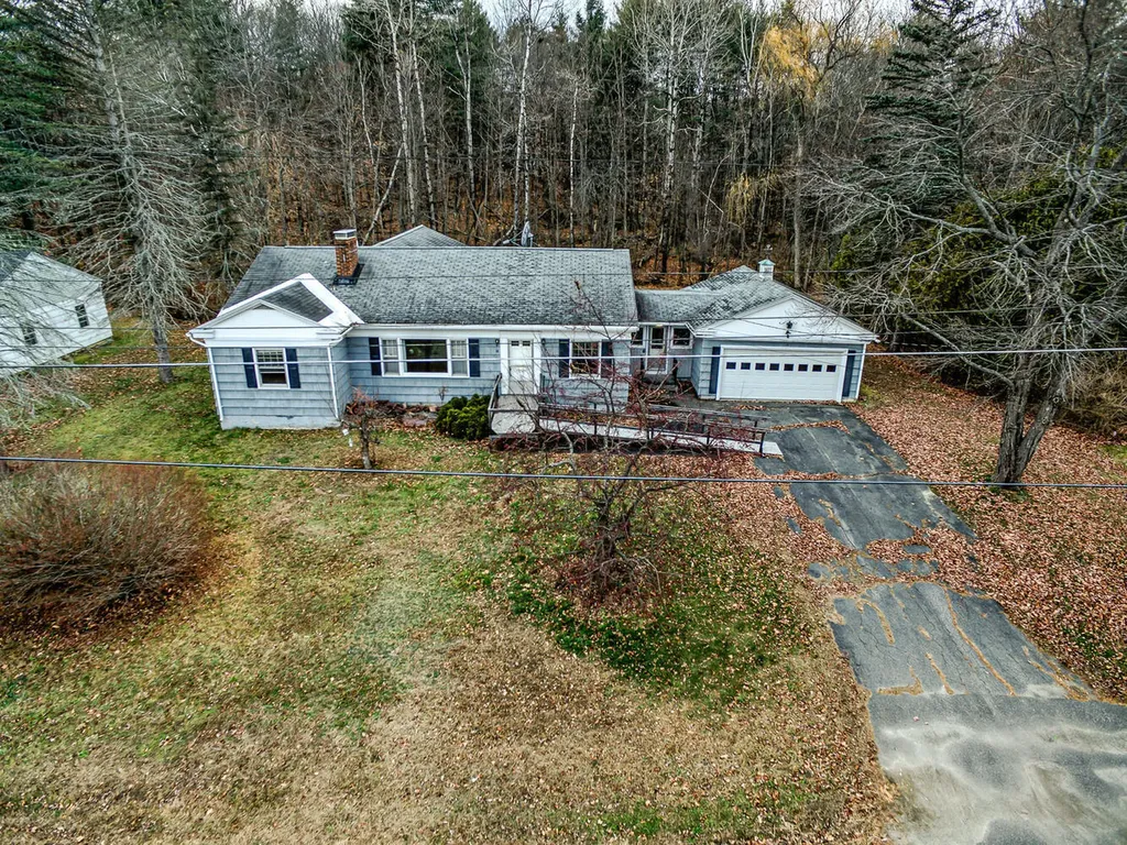 14 Lloyd Road Waterville ME 04901