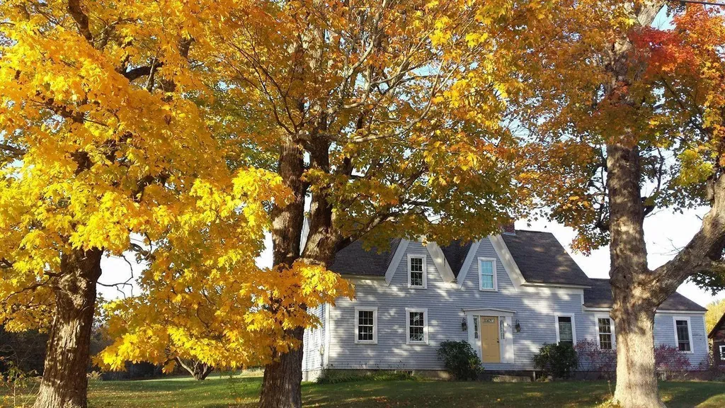 432 Old Winthrop Road Wayne ME 04284