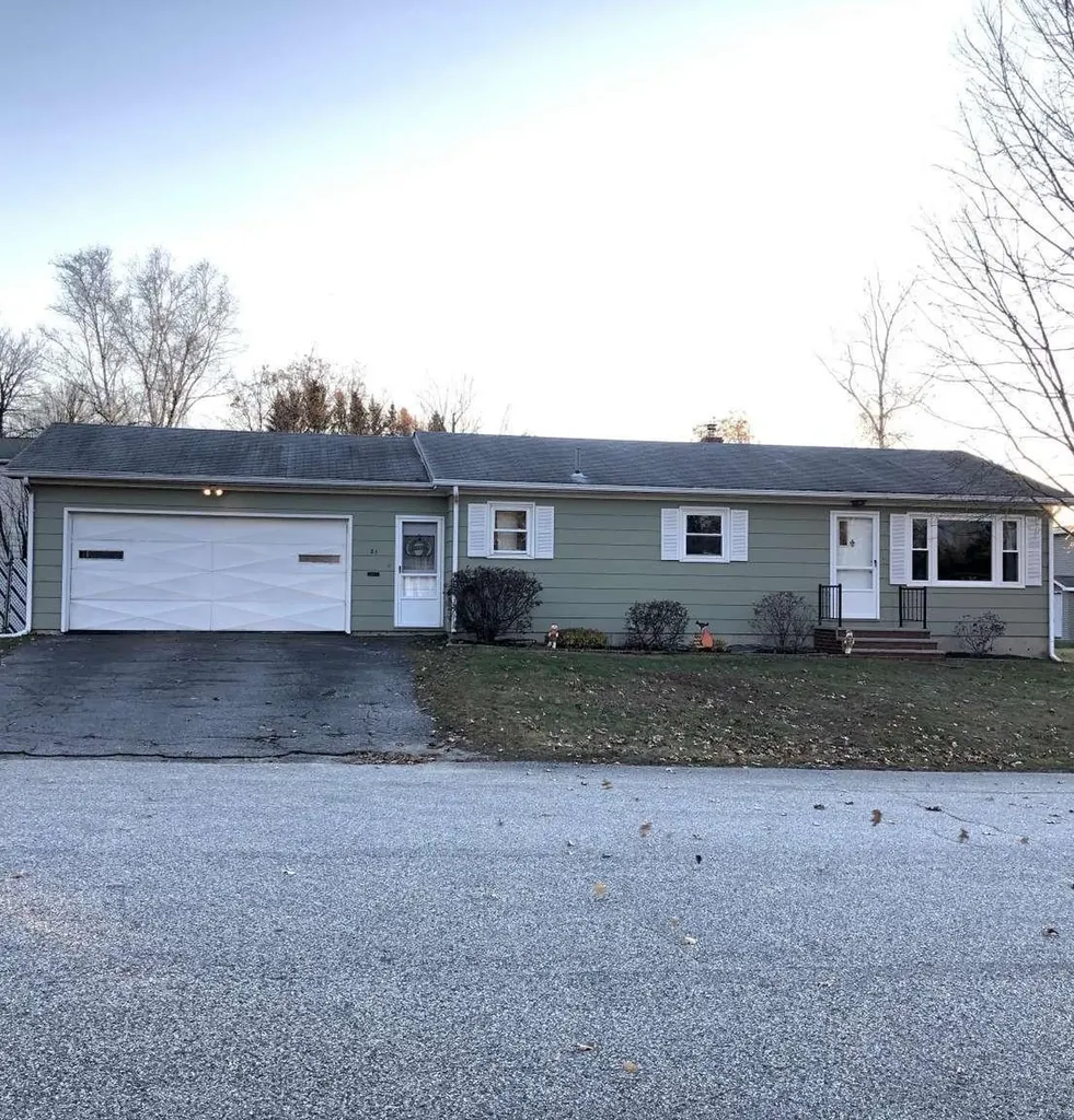 21 Bosse Street Lewiston ME 04240