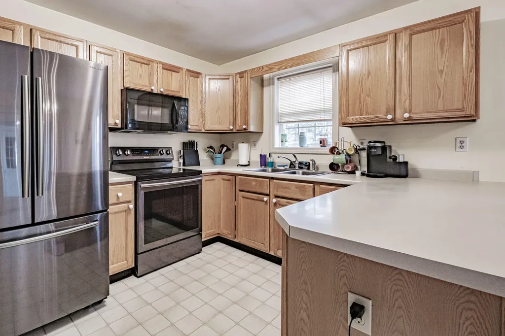 16 The Woods Road Union ME 04862