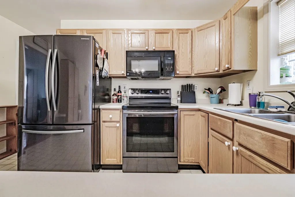 16 The Woods Road Union ME 04862