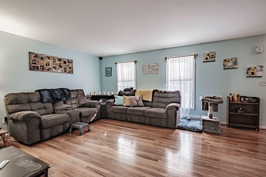 16 The Woods Road Union ME 04862