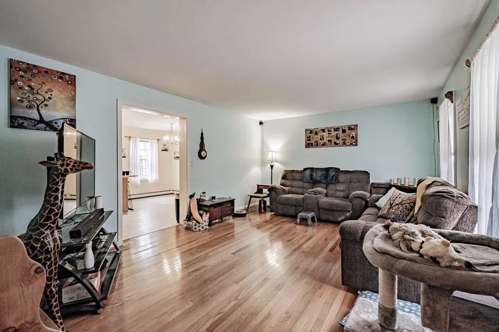 16 The Woods Road Union ME 04862