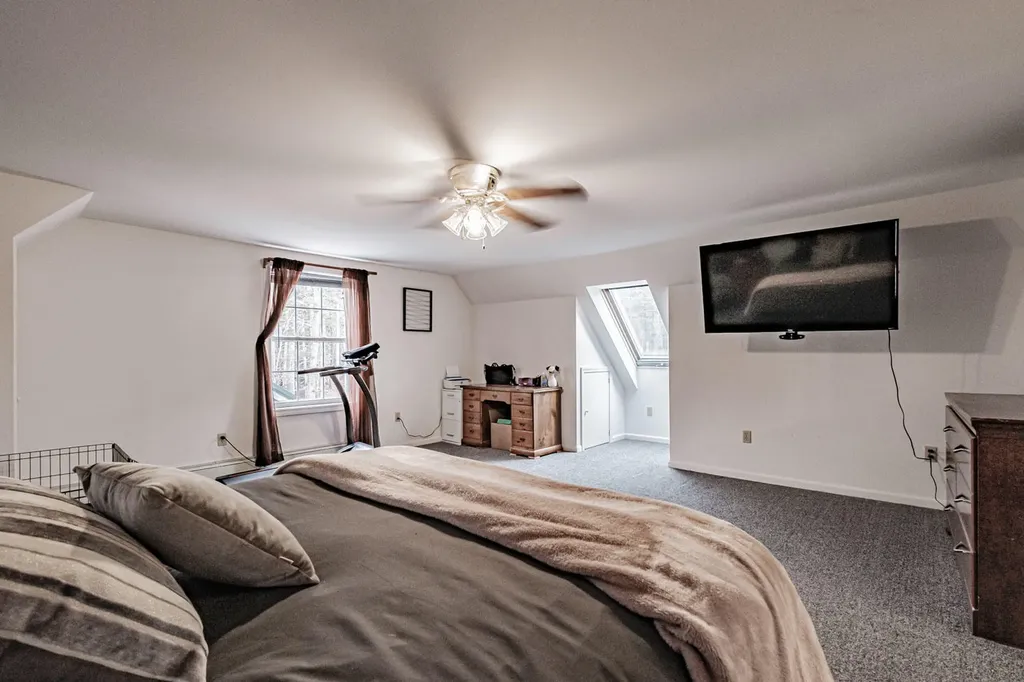 16 The Woods Road Union ME 04862