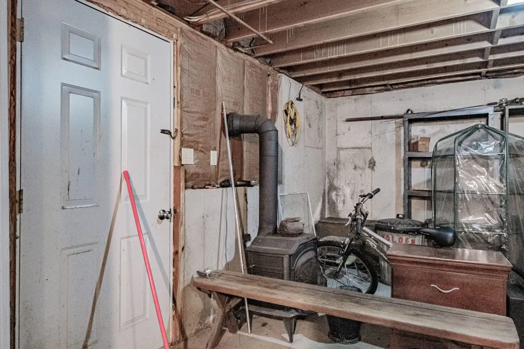 16 The Woods Road Union ME 04862